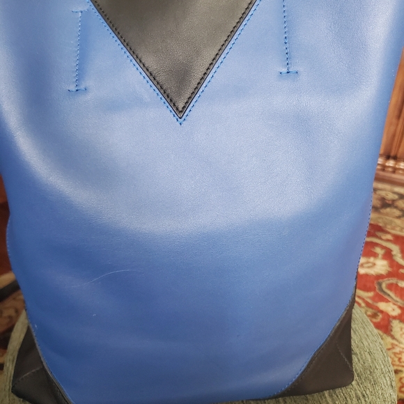 Celine lambskin leather tote.Blue and Black in color. - Picture 7 of 16